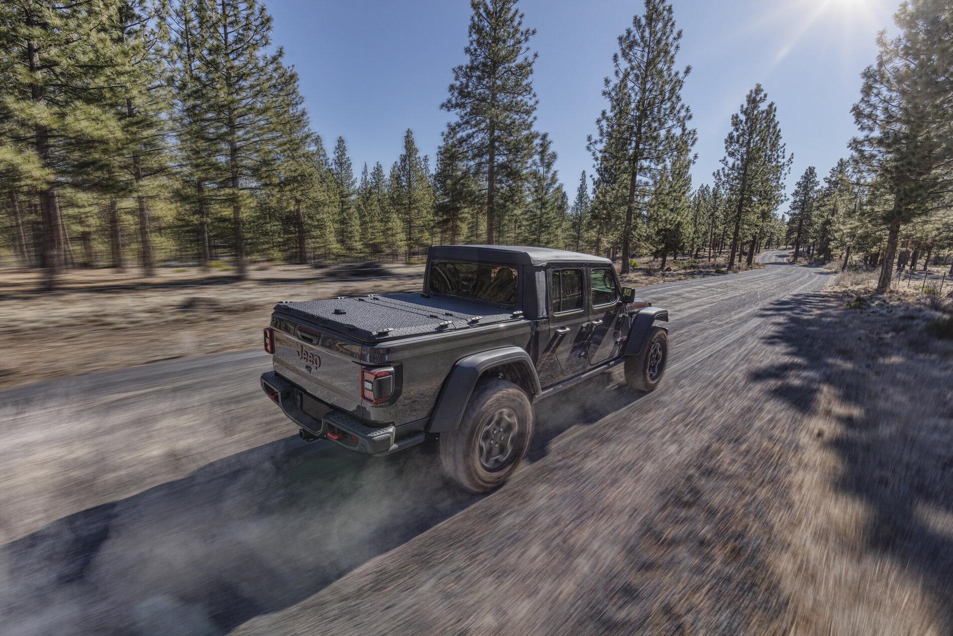 Jeep Gladiator DiamondBack Covers | General Thread diamondback-hd-black-closed-forest-dust-trail-driving-low-res