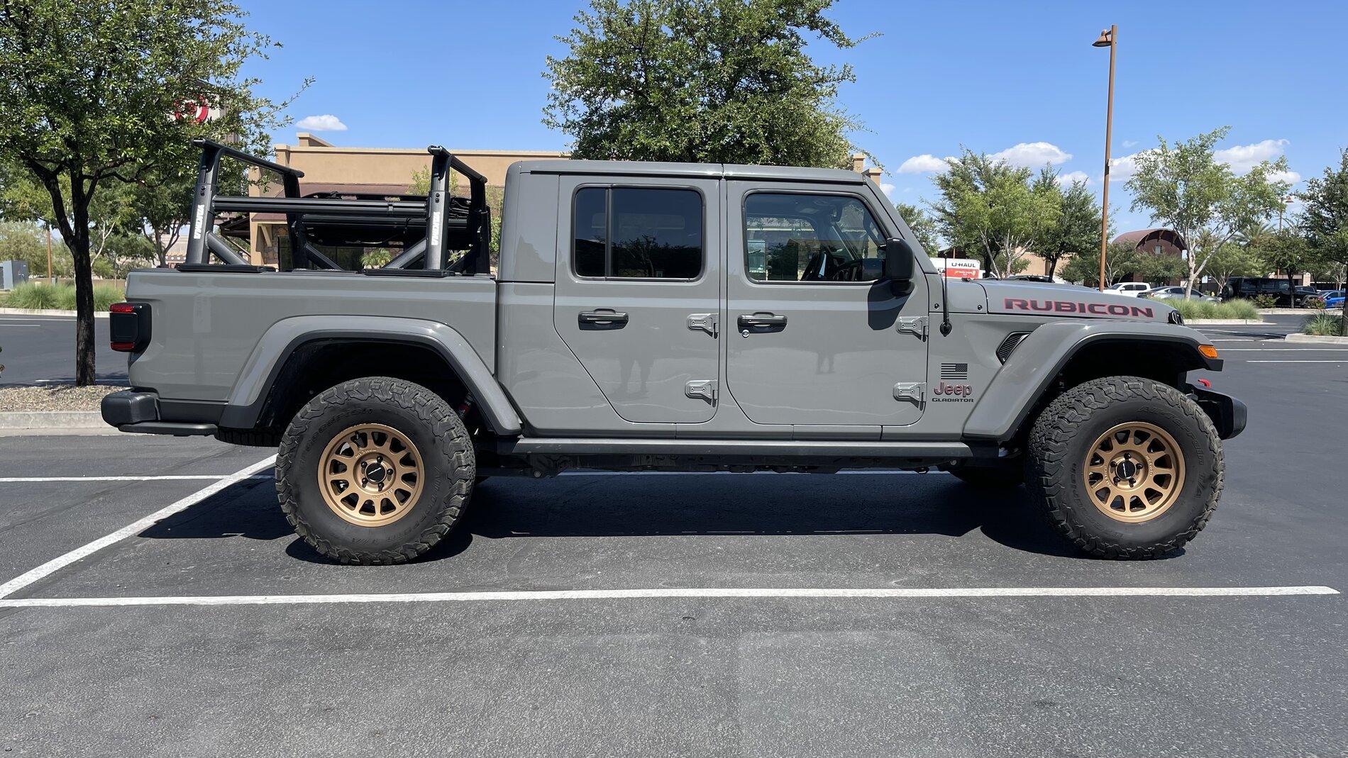 Jeep Gladiator Sting Gray with Bronze Wheels AF4C792F-C20C-4469-BE37-57A471243ED9