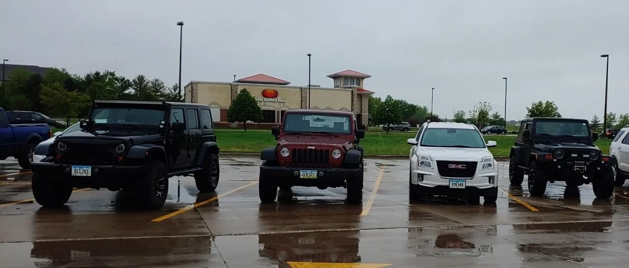 Jeep Gladiator Jeeps Parking Next To Jeeps 20210517_092708_HDR