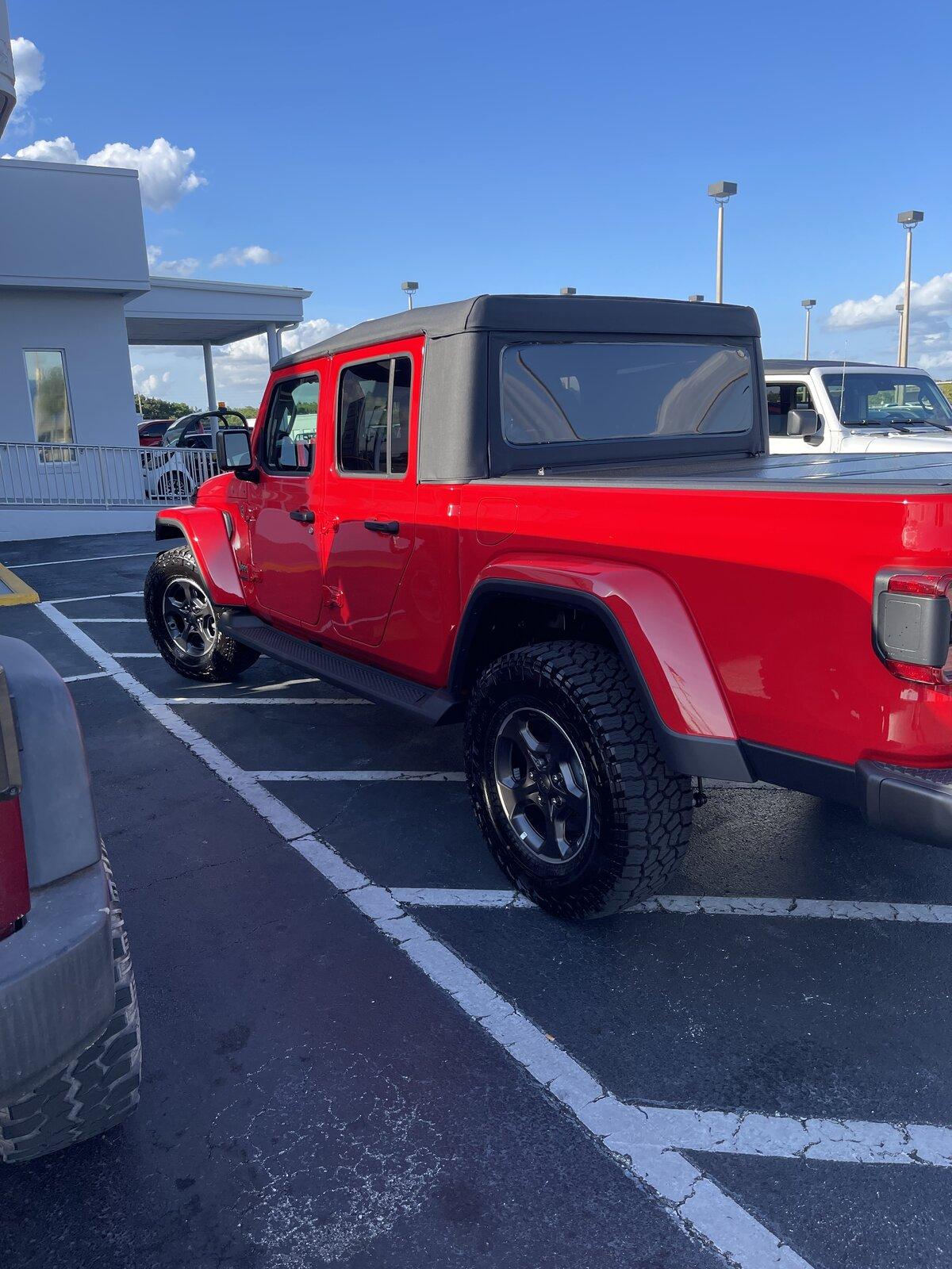 Jeep Gladiator Took Delivery of Your JT? Sign in Here! 3891FBC4-056D-4FB6-8EA5-DE53F6BBC6E0