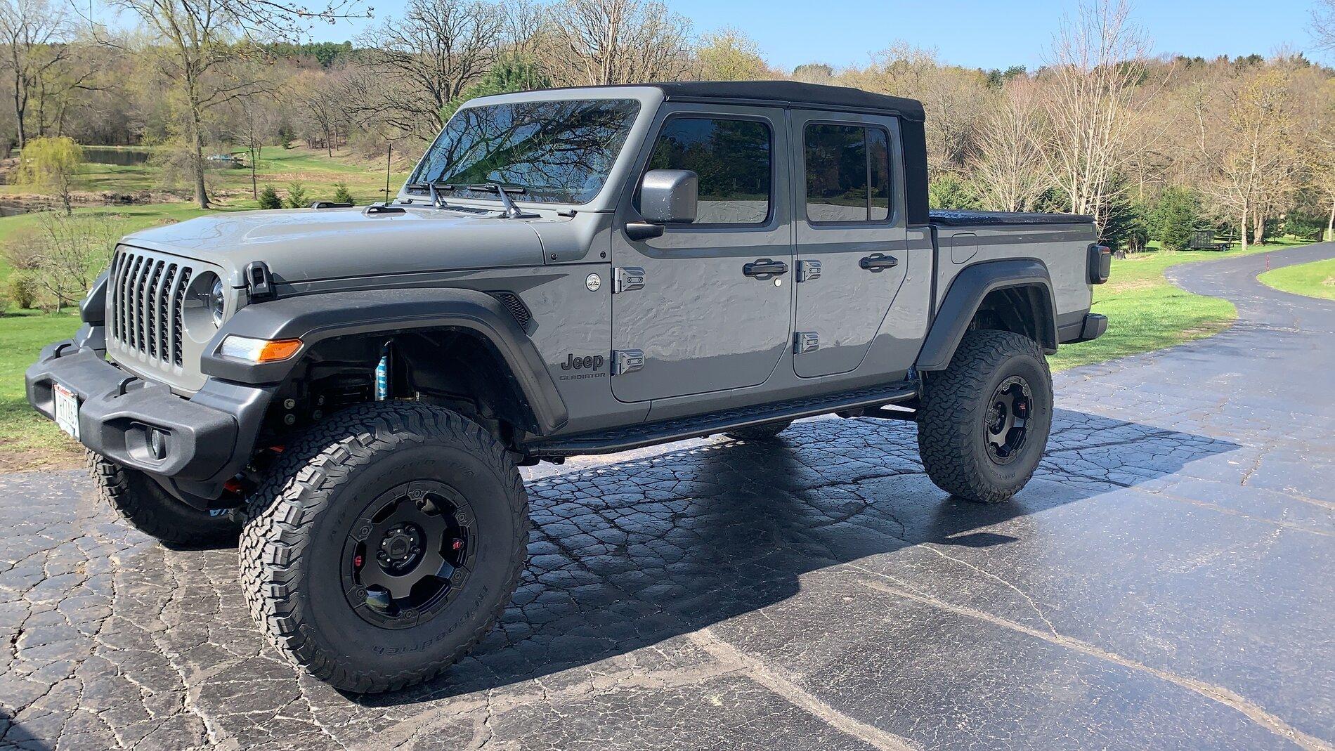 Jeep Gladiator 20’ Sport S 4.5” EVO lift on 37’s F41DB777-54DE-40B4-A7C4-BDD219C2A8F9