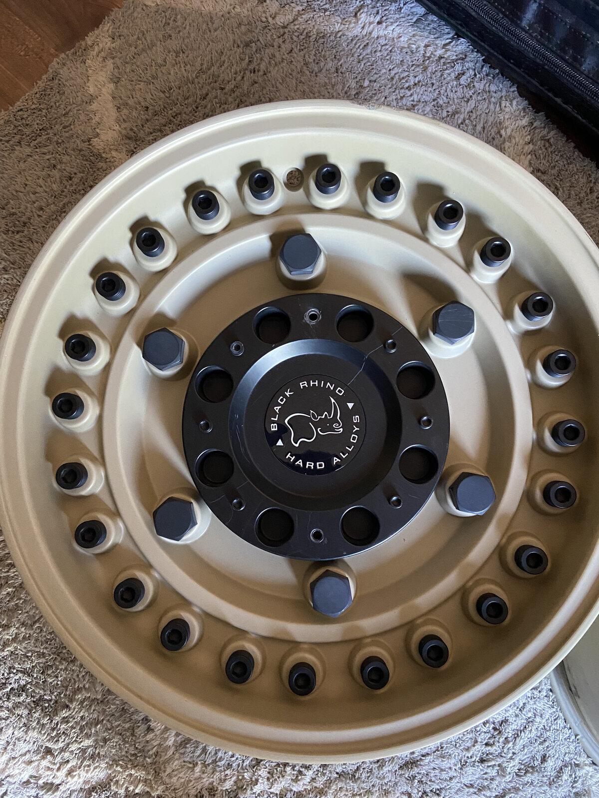 Jeep Gladiator Black Rhino Desert Sand Rims x4 C399B733-1C2C-48F2-BF7F-0C284D0AC6A4