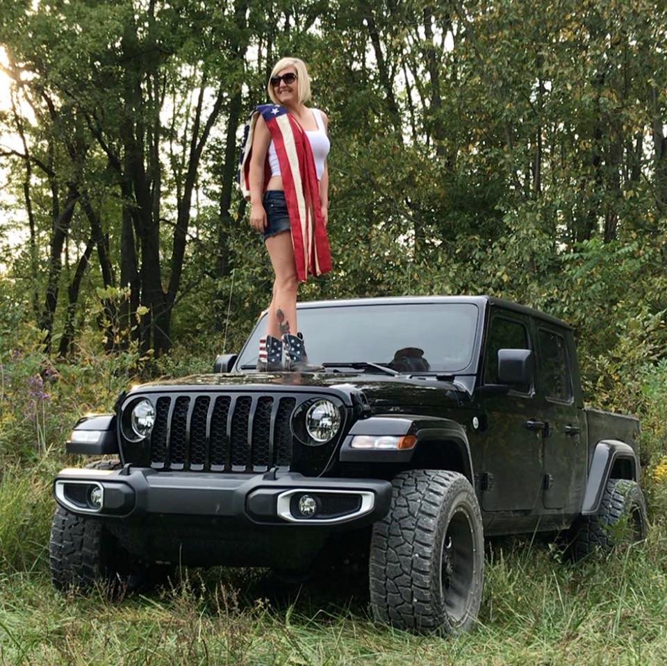 Jeep Gladiator Would love to see Jeeps that are owned by women! 120616002_110473427496759_7034366859484318106_n