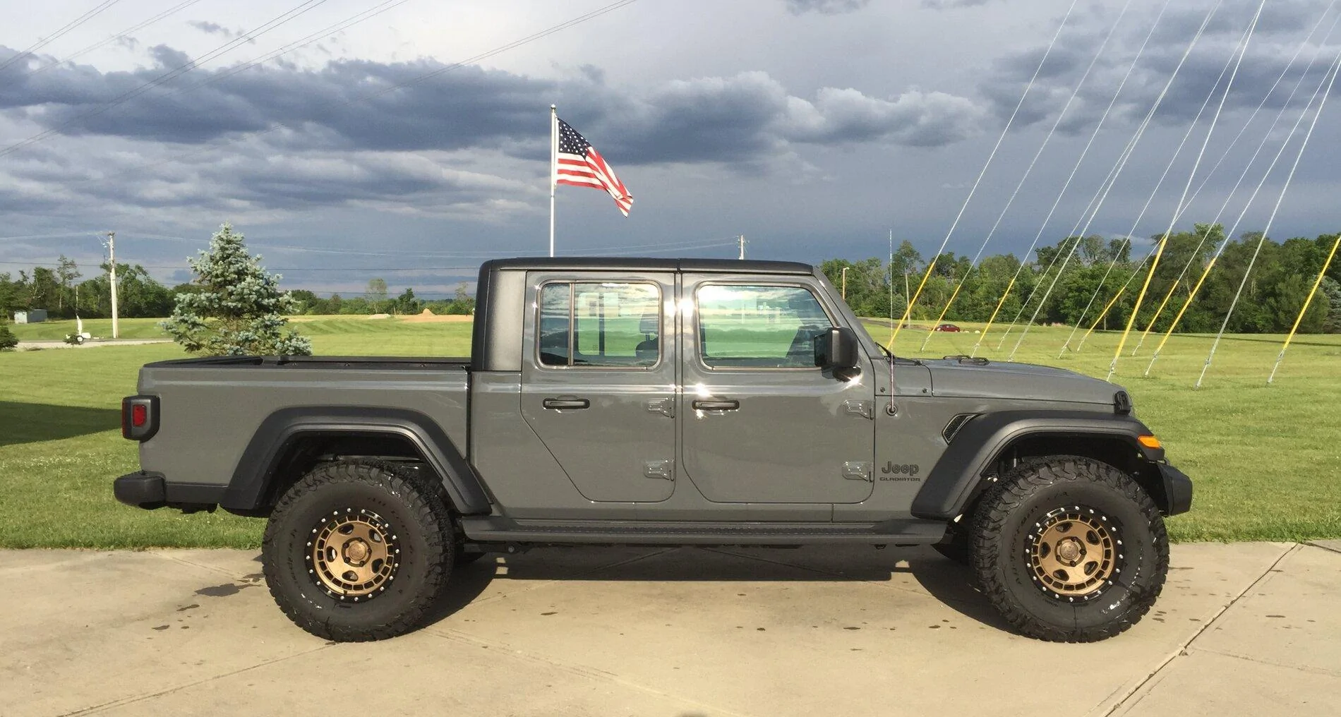 Jeep Gladiator Actual tire size BFG's All Terrain 37x12.50x17 DBFD3B92-41CF-4DFE-B21C-422AD4EBD0BF