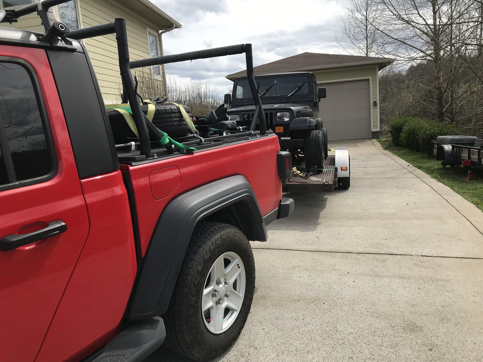 Jeep Gladiator show me your max tow. 03CFD917-05FE-4B7B-8A49-BBB00F6856BF
