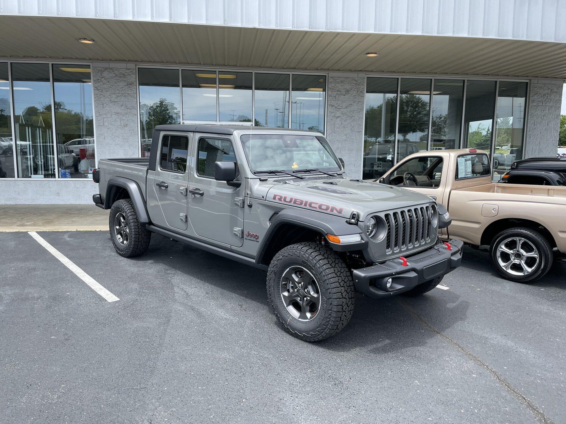 Jeep Gladiator New JT Rubicon 6262049D-7E32-4AAD-889C-5B1C52C5E58E