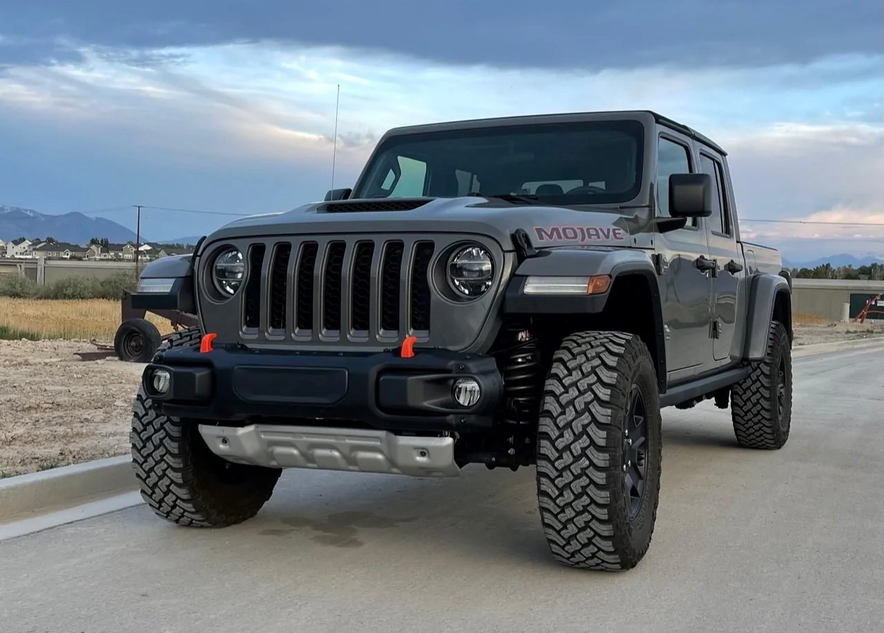 Jeep Gladiator Swapping the Mojave plastic bumper with the Mopar steel bumper Bumper
