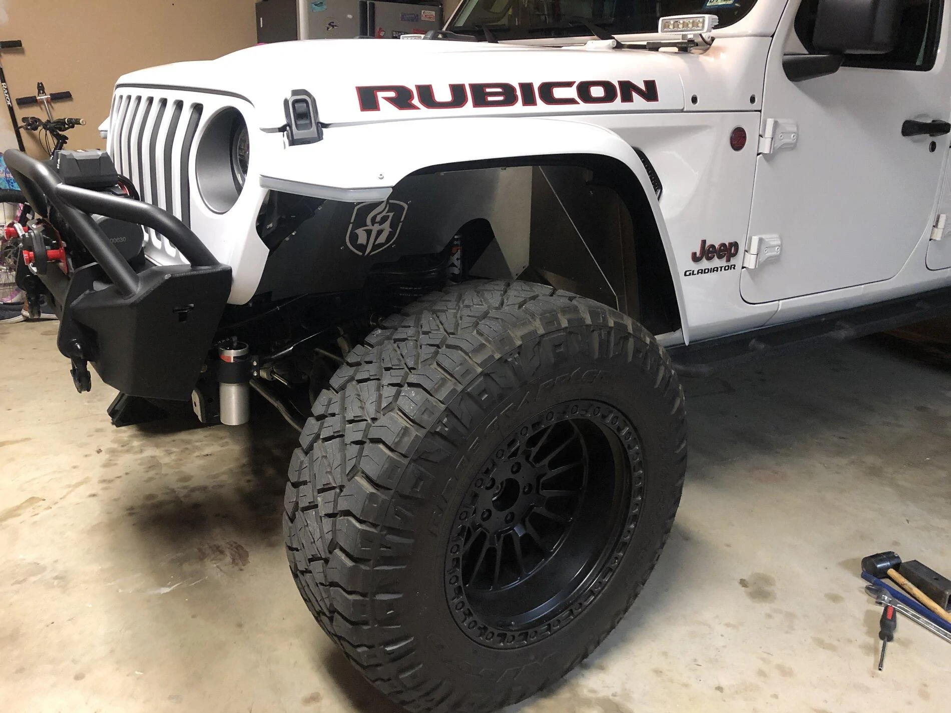 Jeep Gladiator High line fenders??? BF865676-6E41-449E-9D32-4BFB1E9490E8