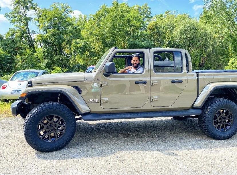 Jeep Gladiator Make overland wheels gloss black IMG_0005