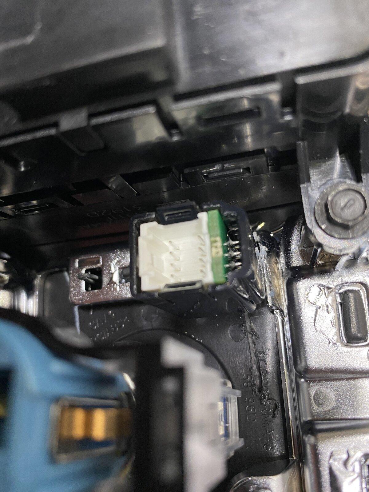 Jeep Gladiator Redarc Brake Controller Install Location 2021-05-01 17.24.24
