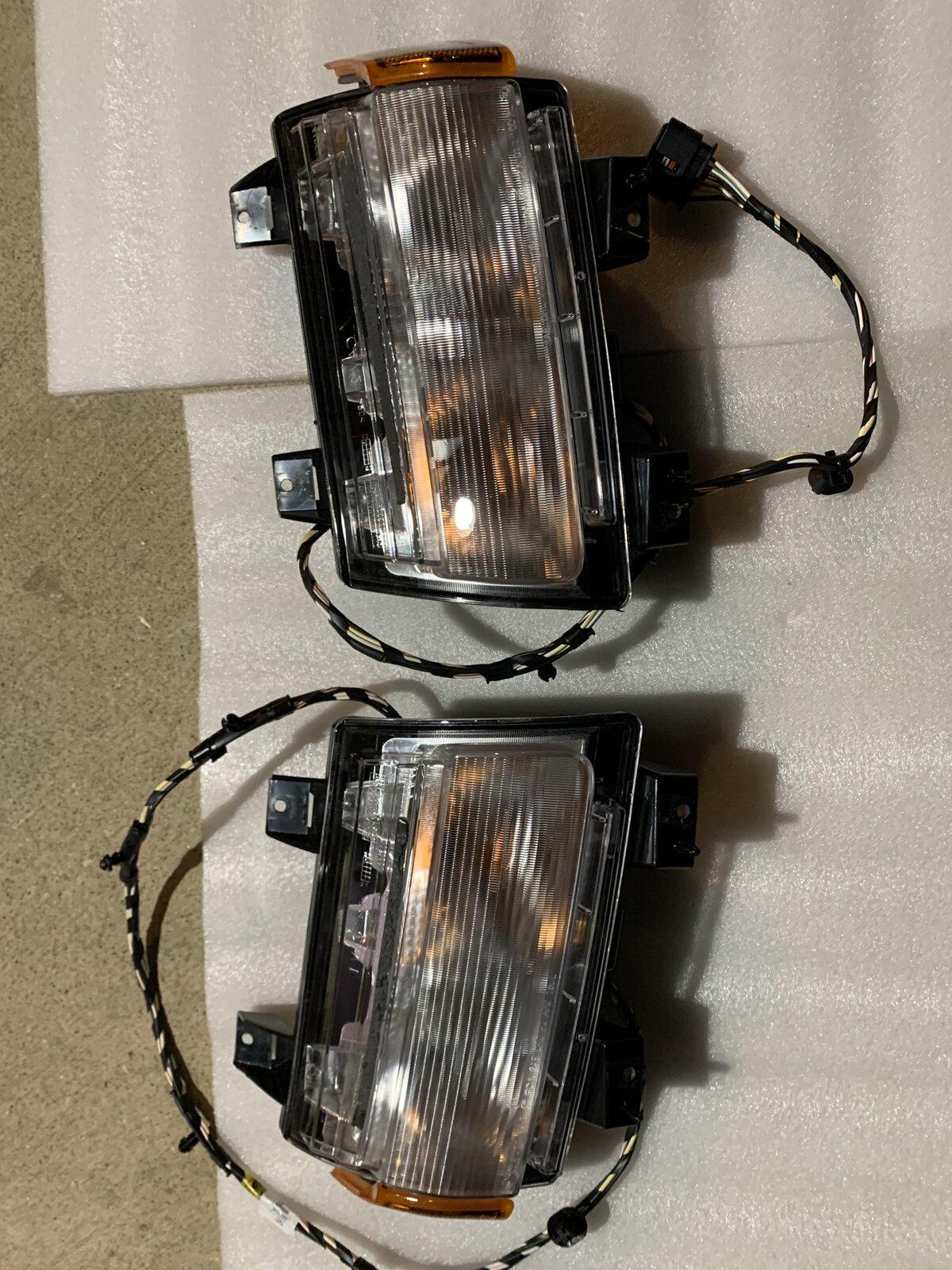 Jeep Gladiator Full Set of Front Halogen Lights IMG_0041.JPG