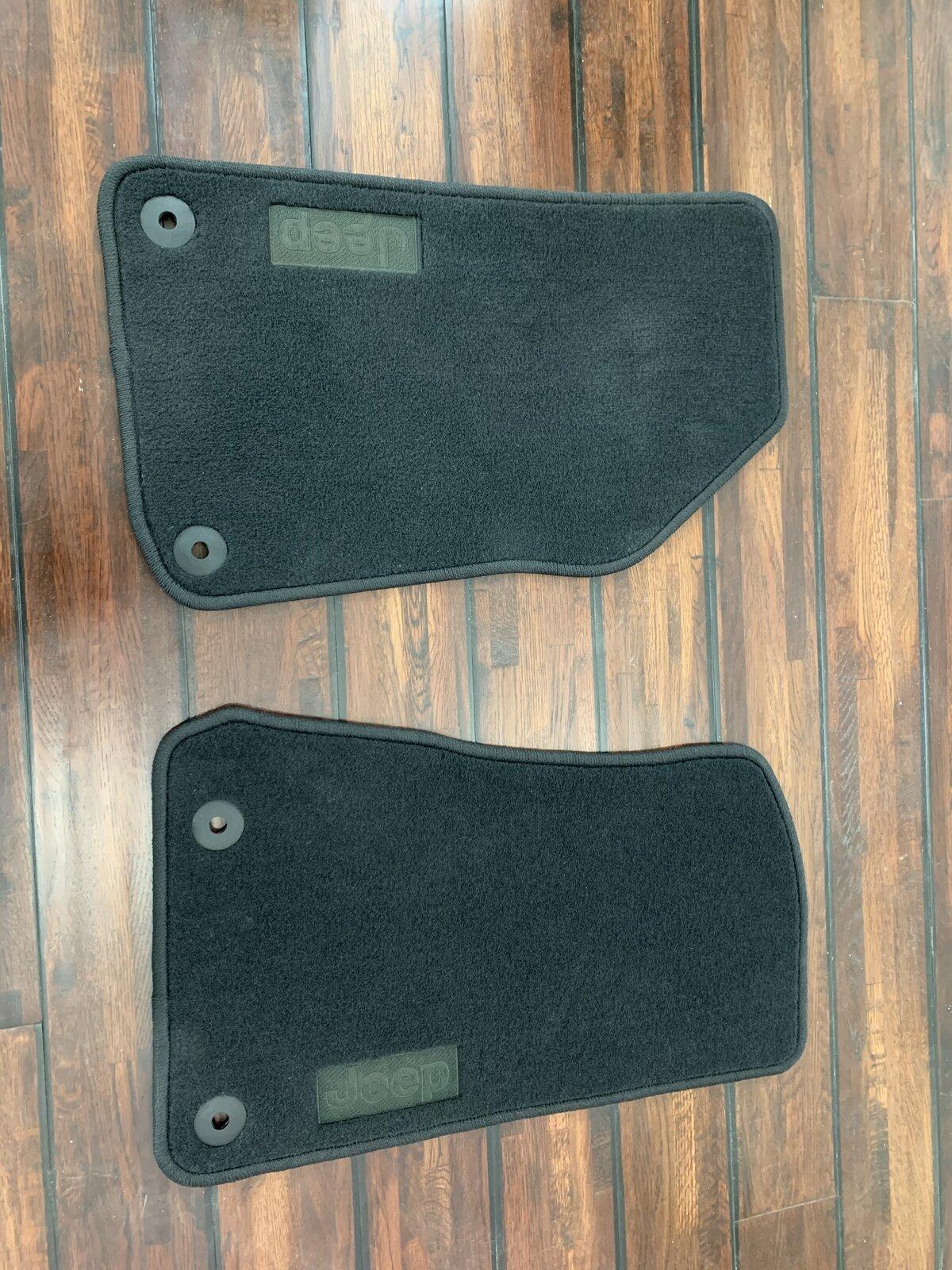 Jeep Gladiator OEM Carpet and Mats IMG_0055.JPG