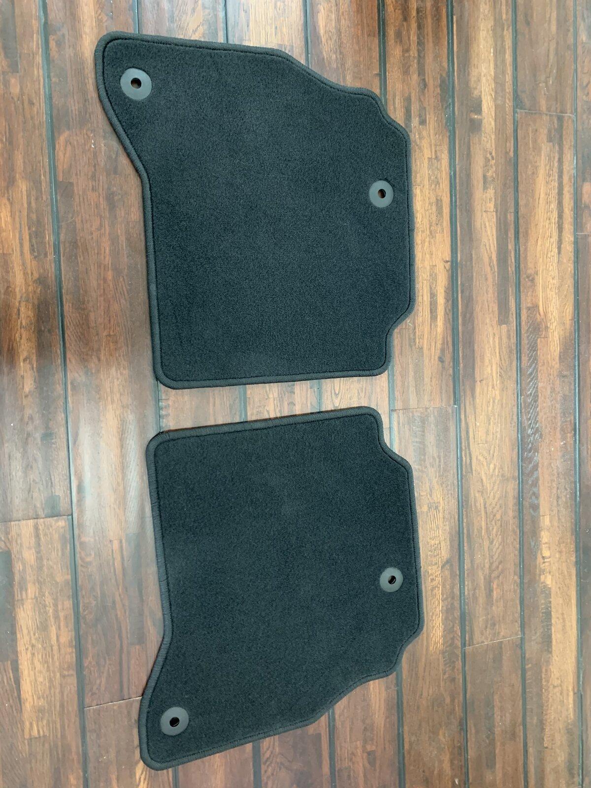 Jeep Gladiator OEM Carpet and Mats IMG_0056.JPG