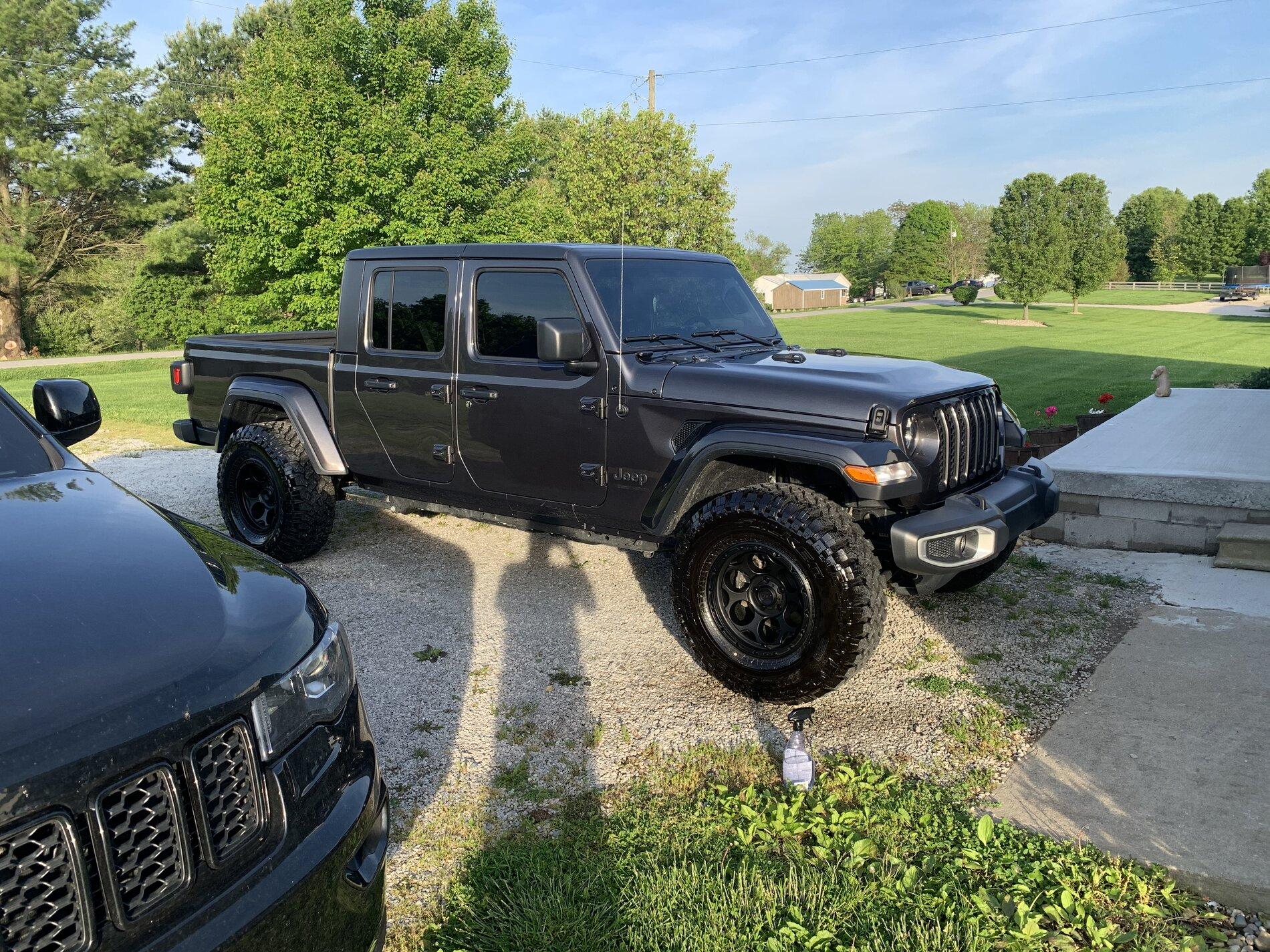 Jeep Gladiator Let’s see granite crystal jt’s with aftermarket wheels please 3BD28DCF-BB58-441D-8764-E0205DF755A1