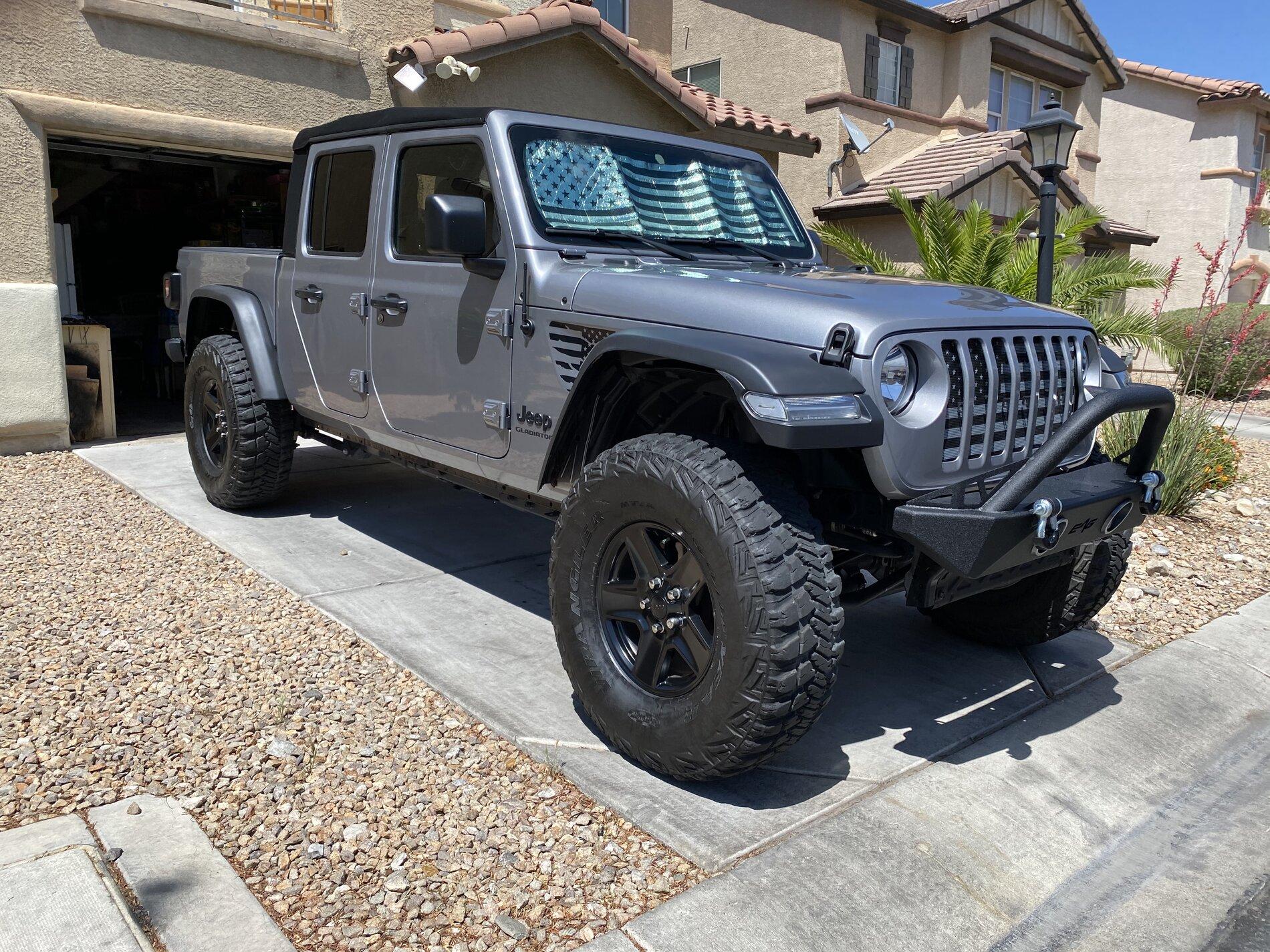 Jeep Gladiator Let’s see those front bumpers! D0BA2A79-DF17-4E0D-8B3D-26F2B822A6DC