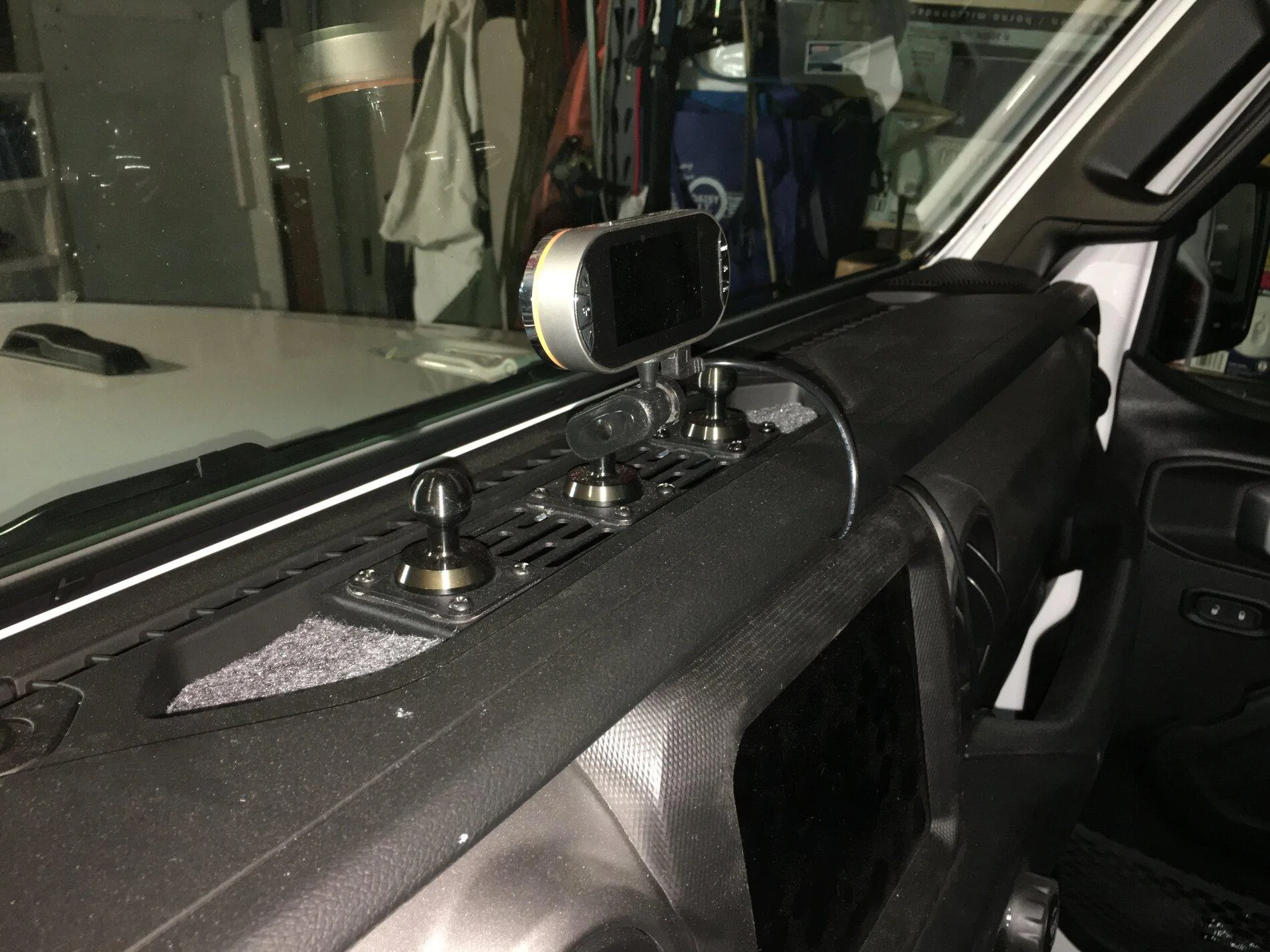 Jeep Gladiator Dash camera? dash cam felt