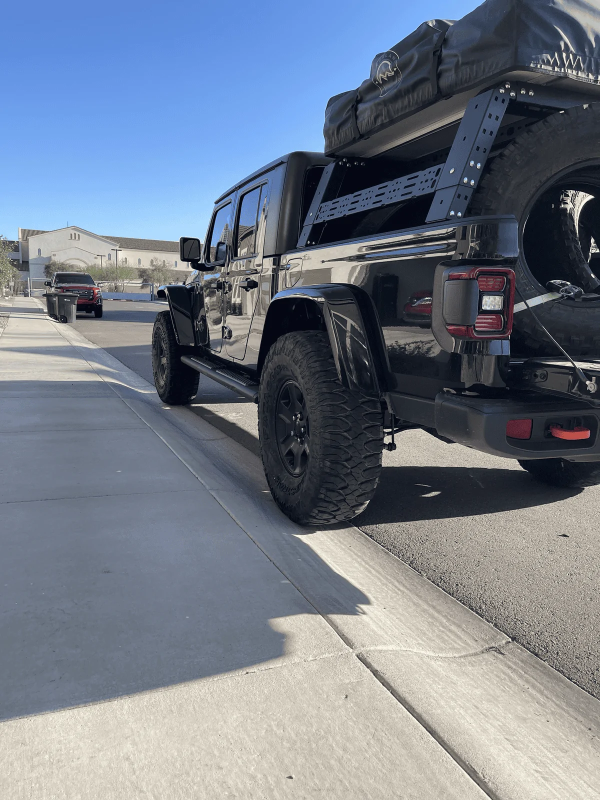 Jeep Gladiator Stock Mojave w/ 37s Thread tempImageldmNkO