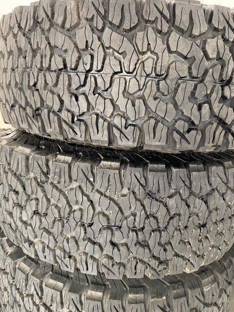 Jeep Gladiator Set of five BF Goodrich T/A KO2 315/70/17 and Quadratec Recon Wheels tire1