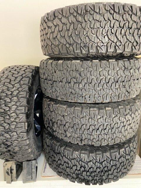Jeep Gladiator Set of five BF Goodrich T/A KO2 315/70/17 and Quadratec Recon Wheels tire2