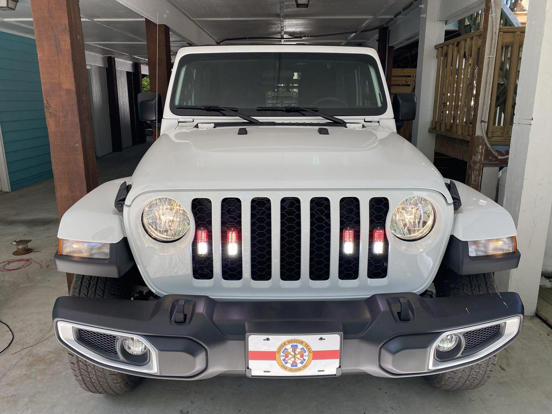 Jeep Gladiator Emergency POV Lighting 2027DEDE-B0EB-4AFD-8D75-FC683F1CA97A