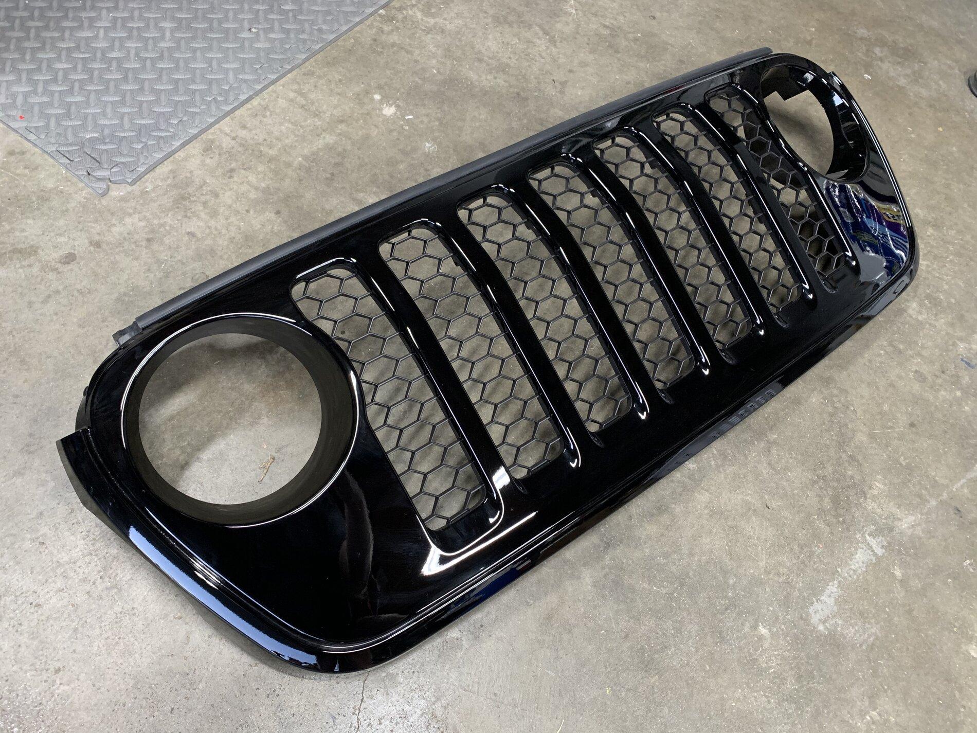 Jeep Gladiator WTT: Black Willys grill for your white grill 058DE247-9079-4361-9151-39168A7CB43A