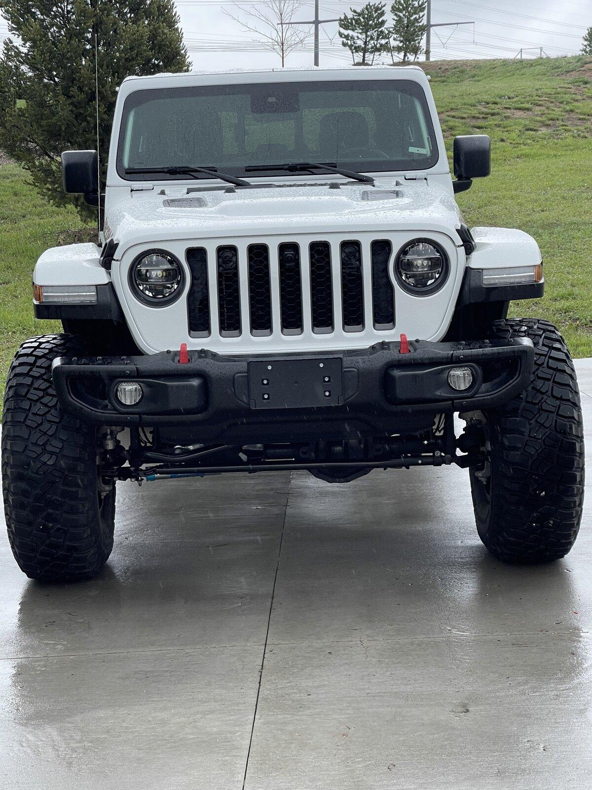 Jeep Gladiator BRIGHT WHITE Gladiator JT Club 3641B898-309C-4EF3-BCAC-3D5B9893B127