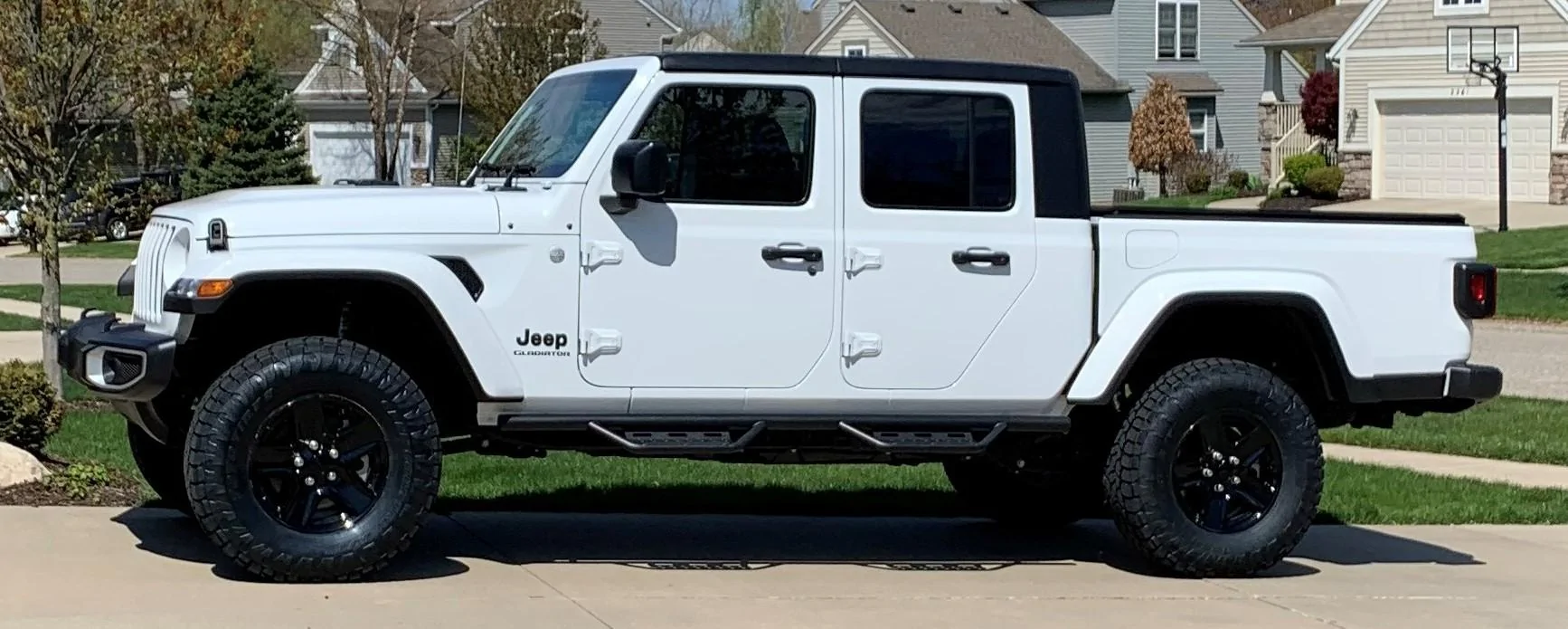 Jeep Gladiator BRIGHT WHITE Gladiator JT Club JT Lift - Copy (2)