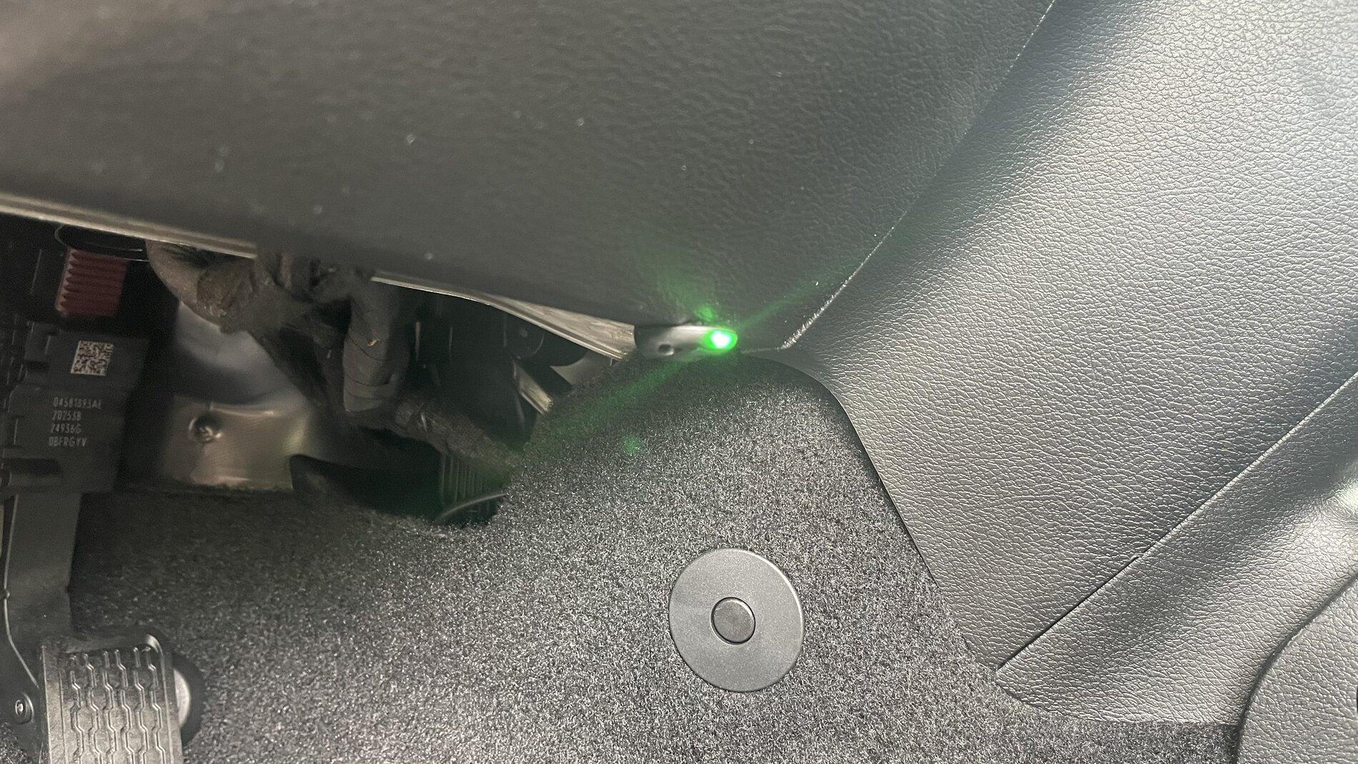 Jeep Gladiator What is this footwell green LED light? 55CADE98-01B8-4262-84BD-F26D82807FDC