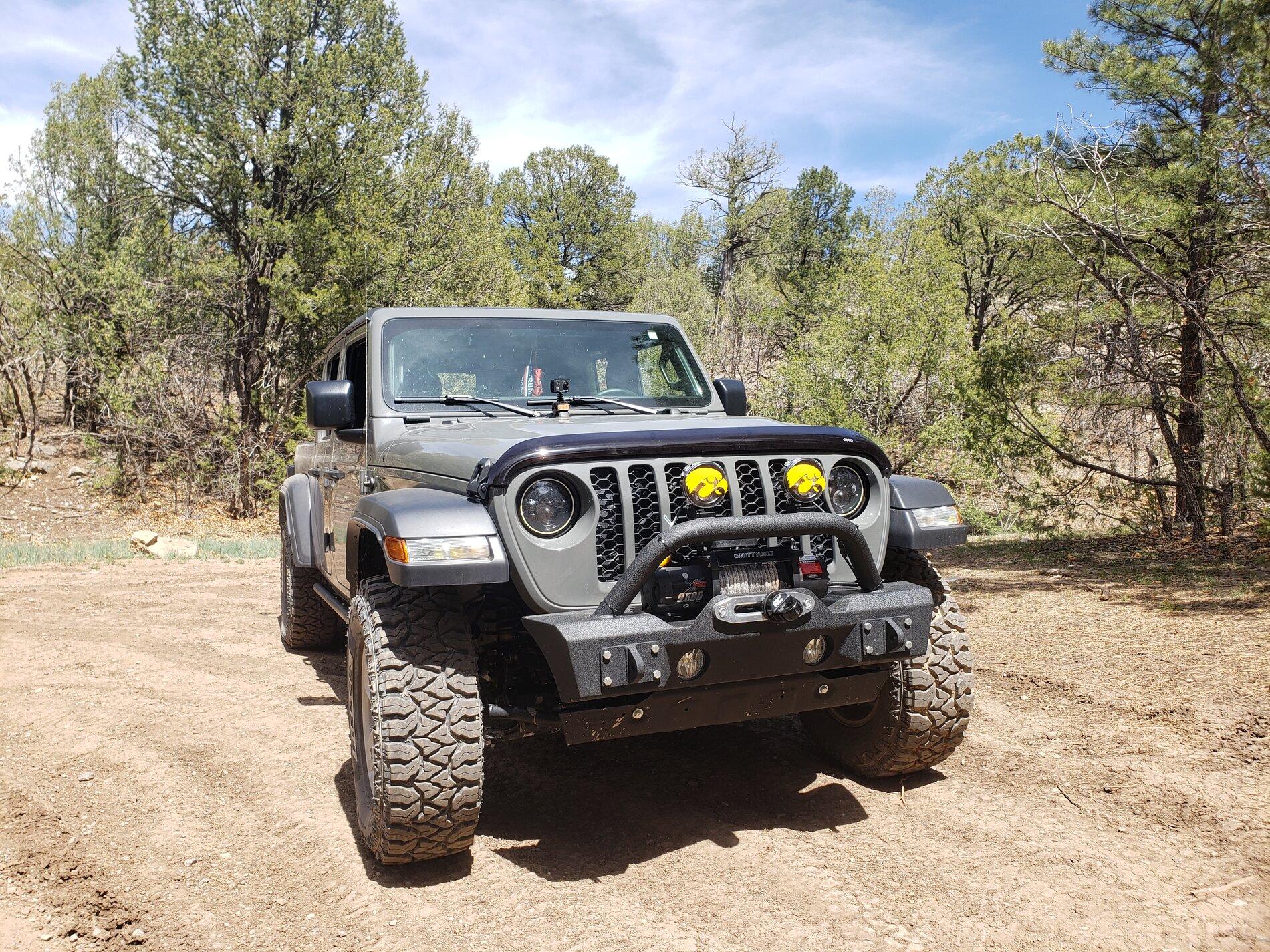Jeep Gladiator Want everyones opinion...Stubby or Full Length Bumpers 20210501_142210