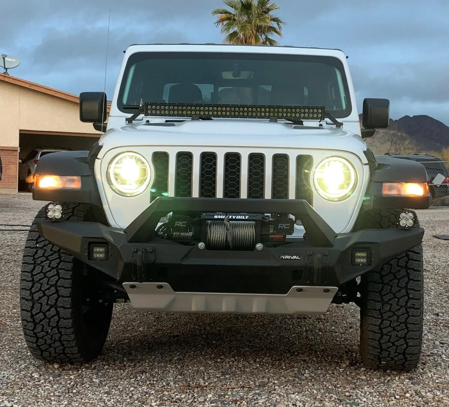 Jeep Gladiator Want everyones opinion...Stubby or Full Length Bumpers IMG_1130