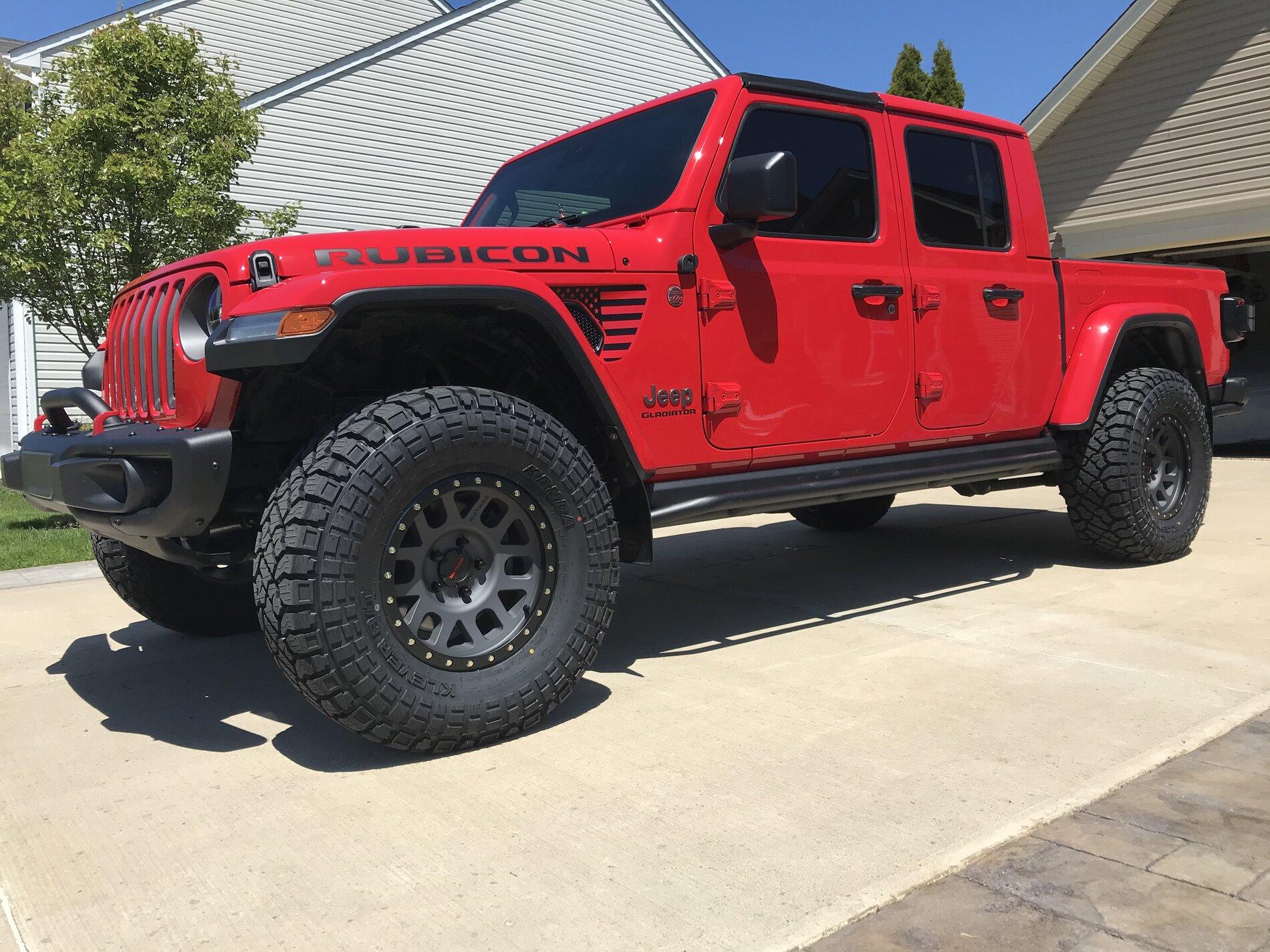 Jeep Gladiator Lets see all those Gladiators with lifts and bigger tires! 48B7991D-CA3B-4DF1-BB47-DB07F0352C13