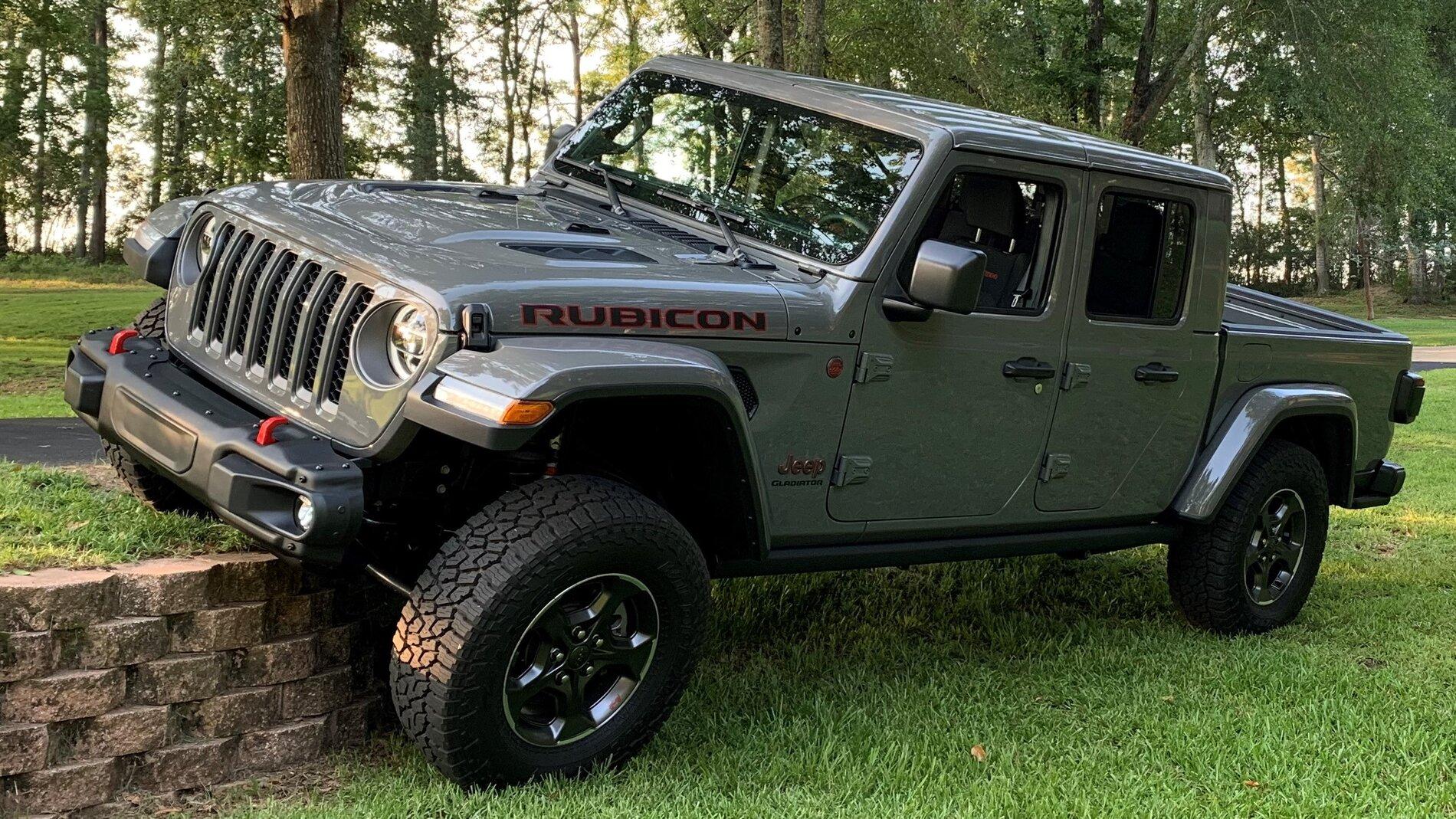 Jeep Gladiator Want everyones opinion...Stubby or Full Length Bumpers Stubby