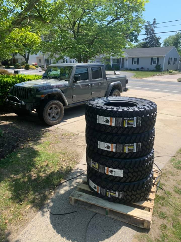 Jeep Gladiator From Taco to JTR and 40s! tires