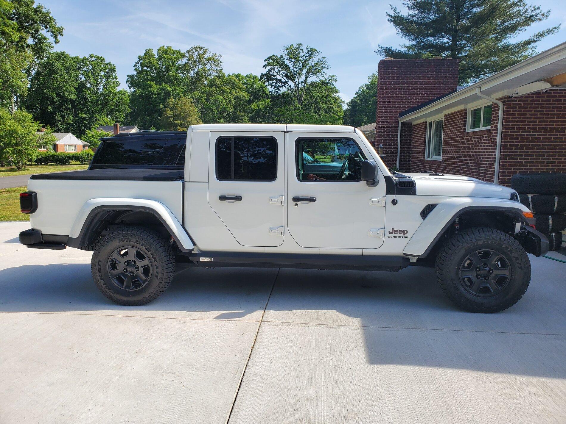 Jeep Gladiator 5 2021 Mojave Factory 17” wheel and 33” tire takeoffs $1000 20210520_100417