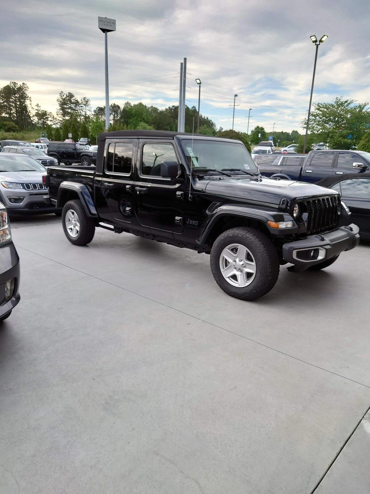 Jeep Gladiator Aonarch's 2021 Sport S Max Tow DSC_0349