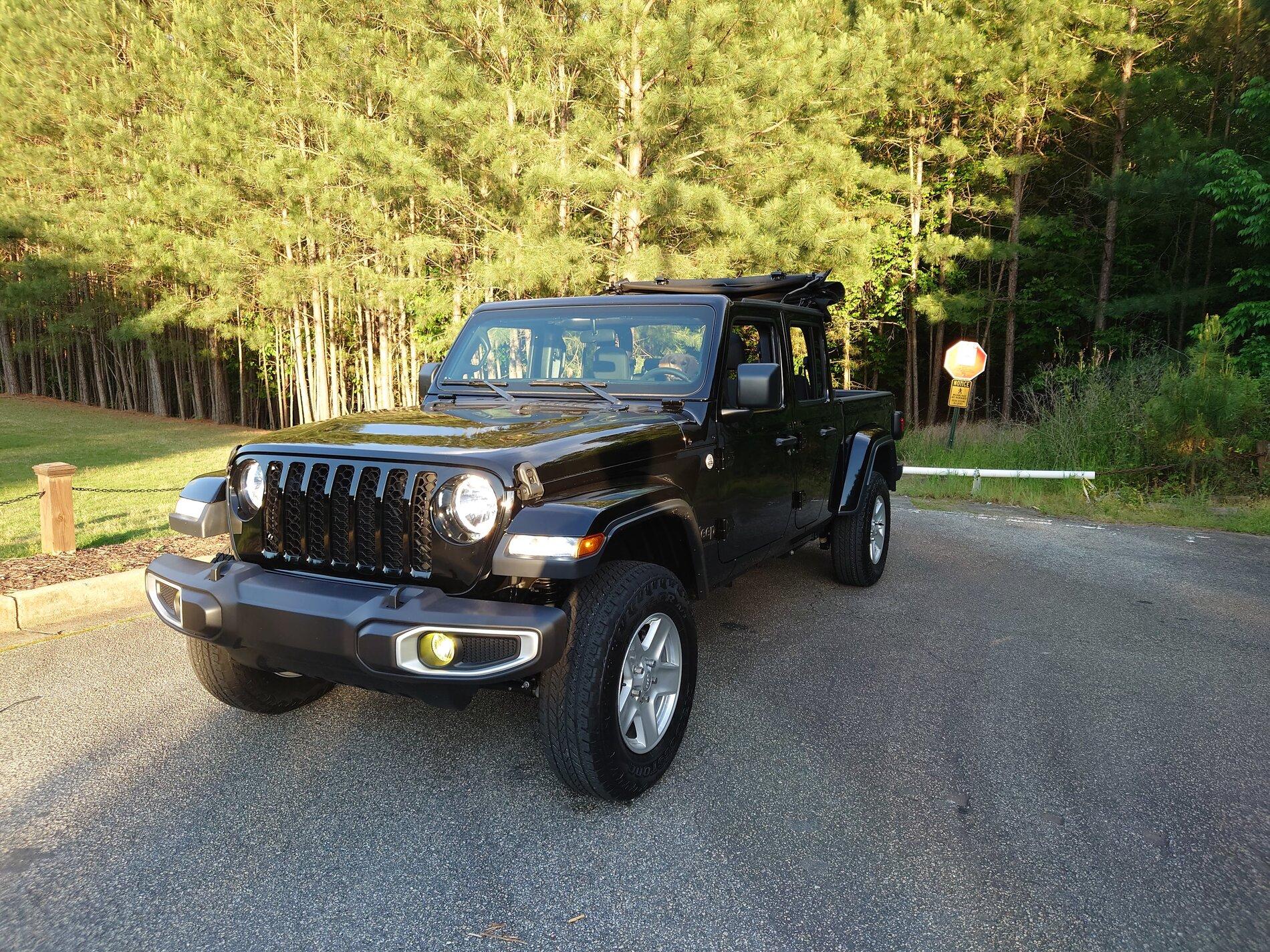 Jeep Gladiator Aonarch's 2021 Sport S Max Tow DSC_0398.JPG