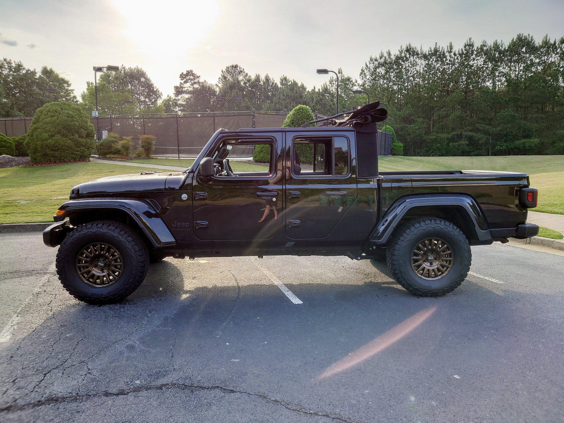 Jeep Gladiator Aonarch's 2021 Sport S Max Tow DSC_0436.JPG