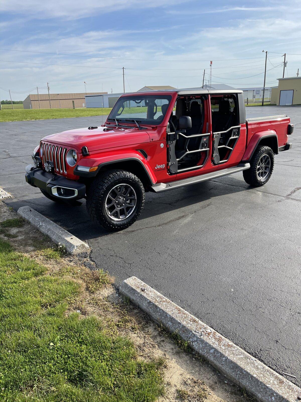 Jeep Gladiator FIRECRACKER RED Gladiator JT Club 18C9E5AA-2A5F-4F2F-8EC1-B3F1E9E42971
