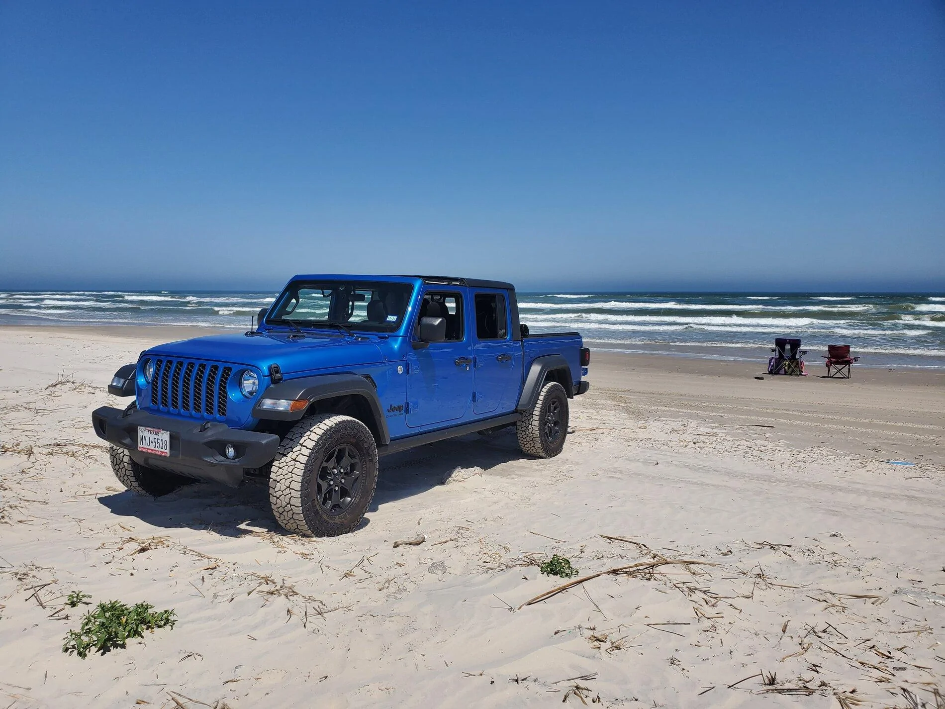 Jeep Gladiator At the beach 20210424_145318