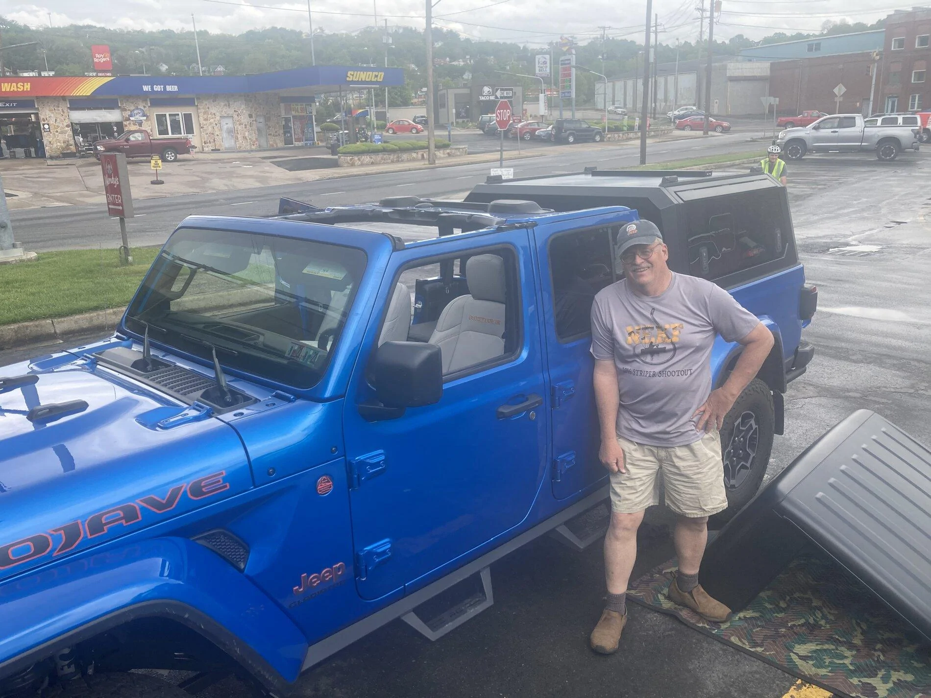 Jeep Gladiator Any pics of topless and/or doorless JTs with a bed topper equipped? 843C0680-8E6B-4323-B567-DF07E3B5F8AE