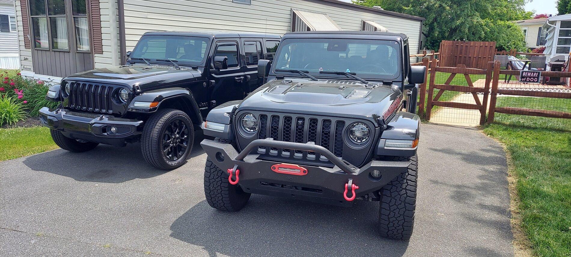 Jeep Gladiator Jeeps Parking Next To Jeeps 20210522_125121