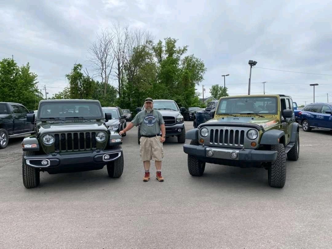 Jeep Gladiator SARGE GREEN Gladiator club FB_IMG_16217112767463342