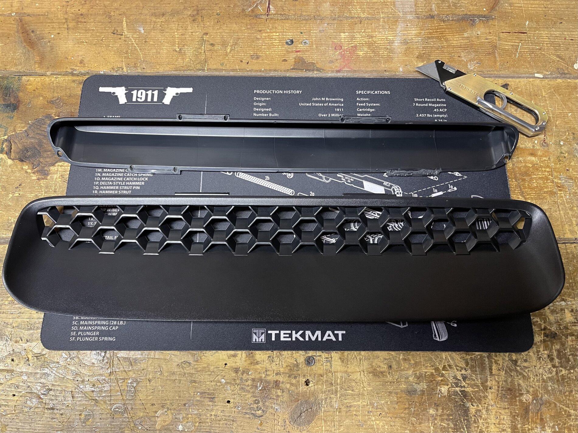 Jeep Gladiator Mojave Hood Scoop Running Lights 33BDEBC4-F39C-4BFB-AFE0-8FB858A1B8C7