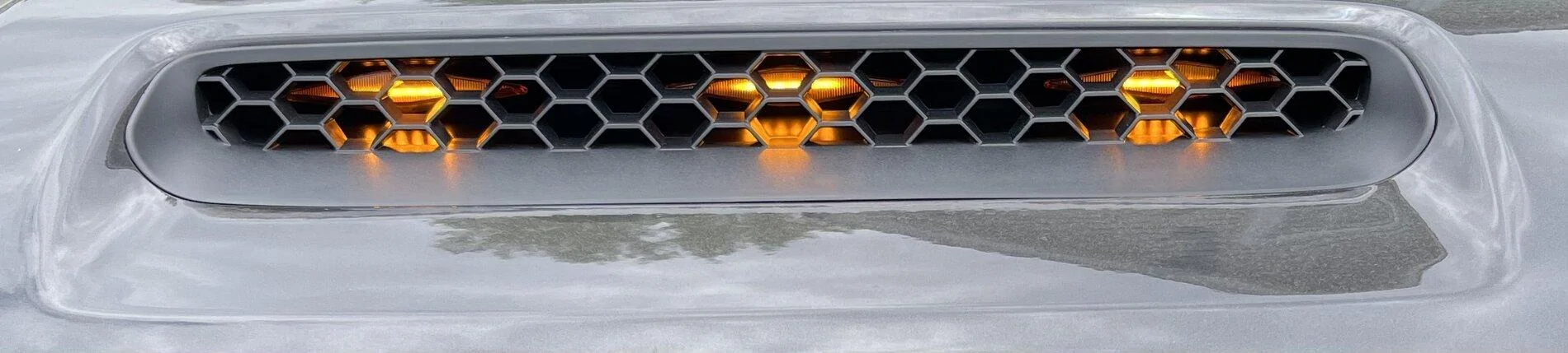 Jeep Gladiator Mojave Hood Scoop Running Lights 57B4425B-D0C3-4EBA-A2CD-FE2C2CD5CB99