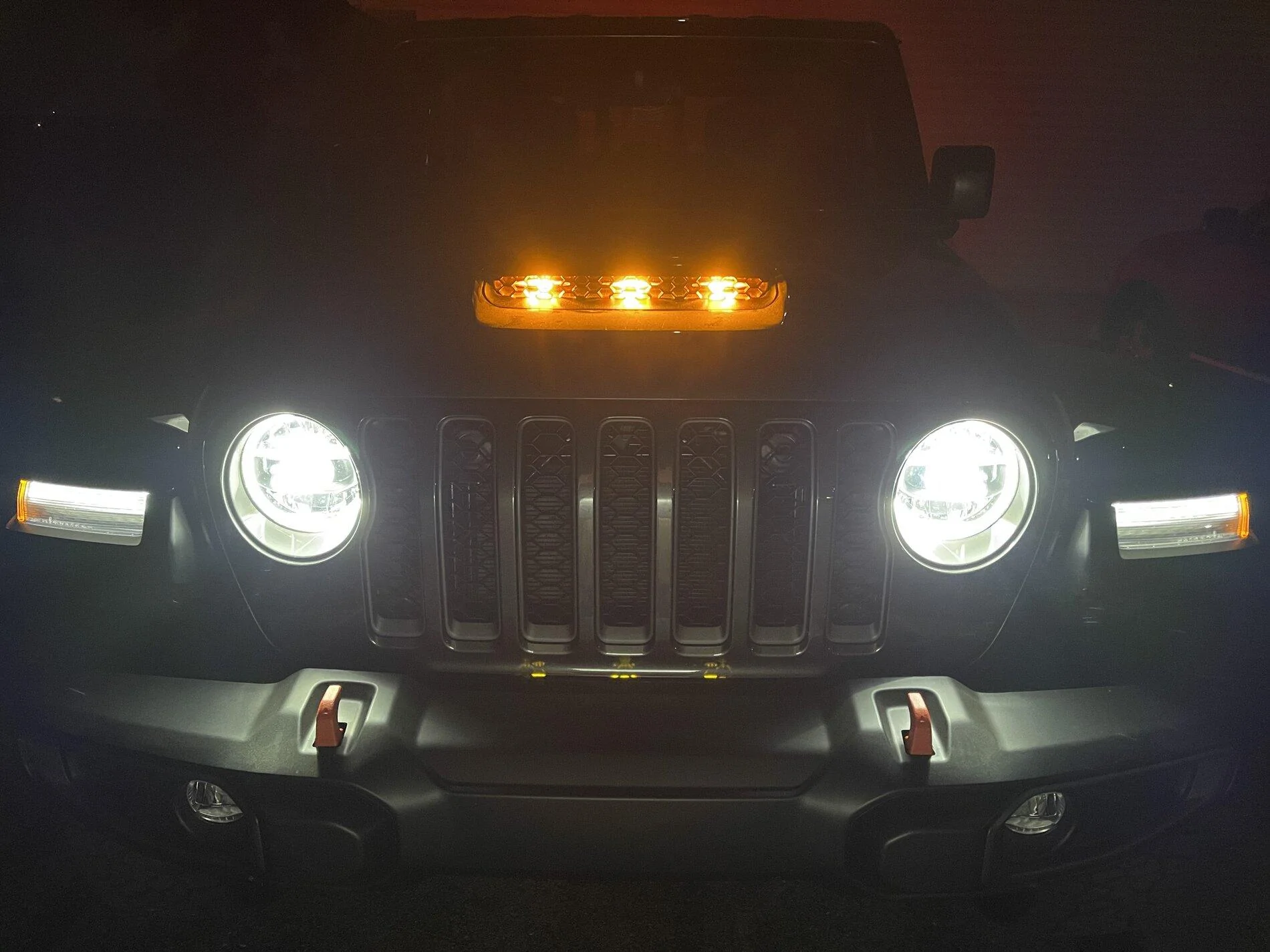 Jeep Gladiator Mojave Hood Scoop Running Lights 72813798-E141-4BE8-9CF4-77AF4BF88BF8