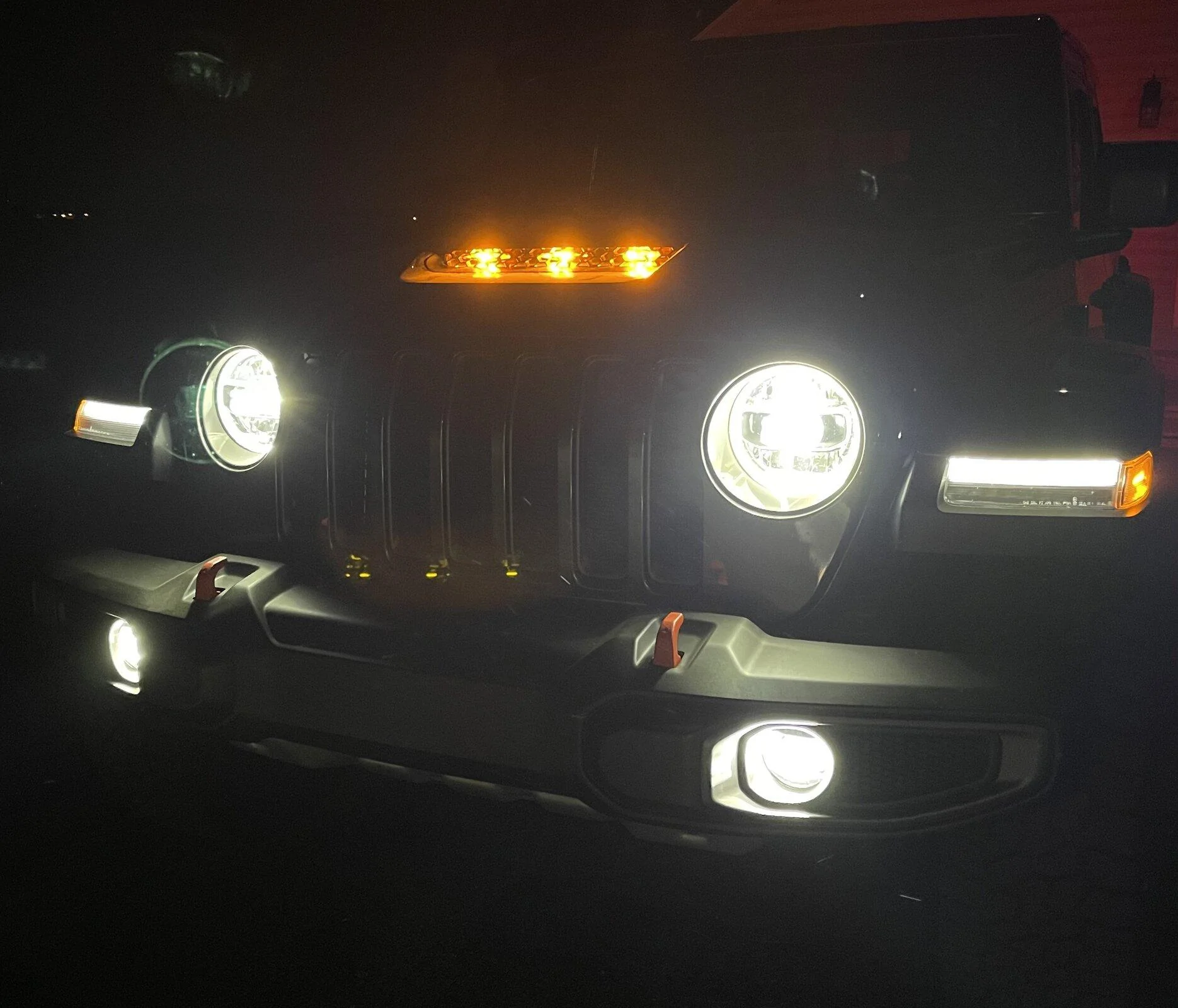 Jeep Gladiator Mojave Hood Scoop Running Lights C7FAE009-5BDC-4B4A-B8CD-AD798E6779CC