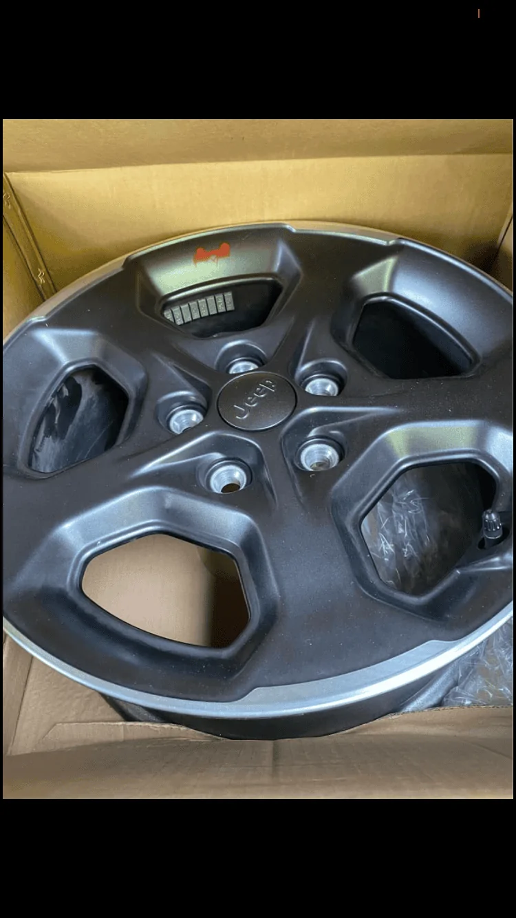 Jeep Gladiator How to know if TPMS is still intact (no tires mounted)?? 1D7414ED-1A09-4541-AE25-F63B99E23133