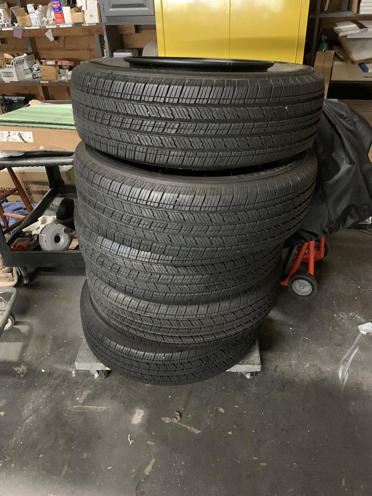 Jeep Gladiator Los Angeles - Set of (5) JL/JT 245/75R17 Tires and (5) Stock Black Sport Steel Wheels IMG_0138
