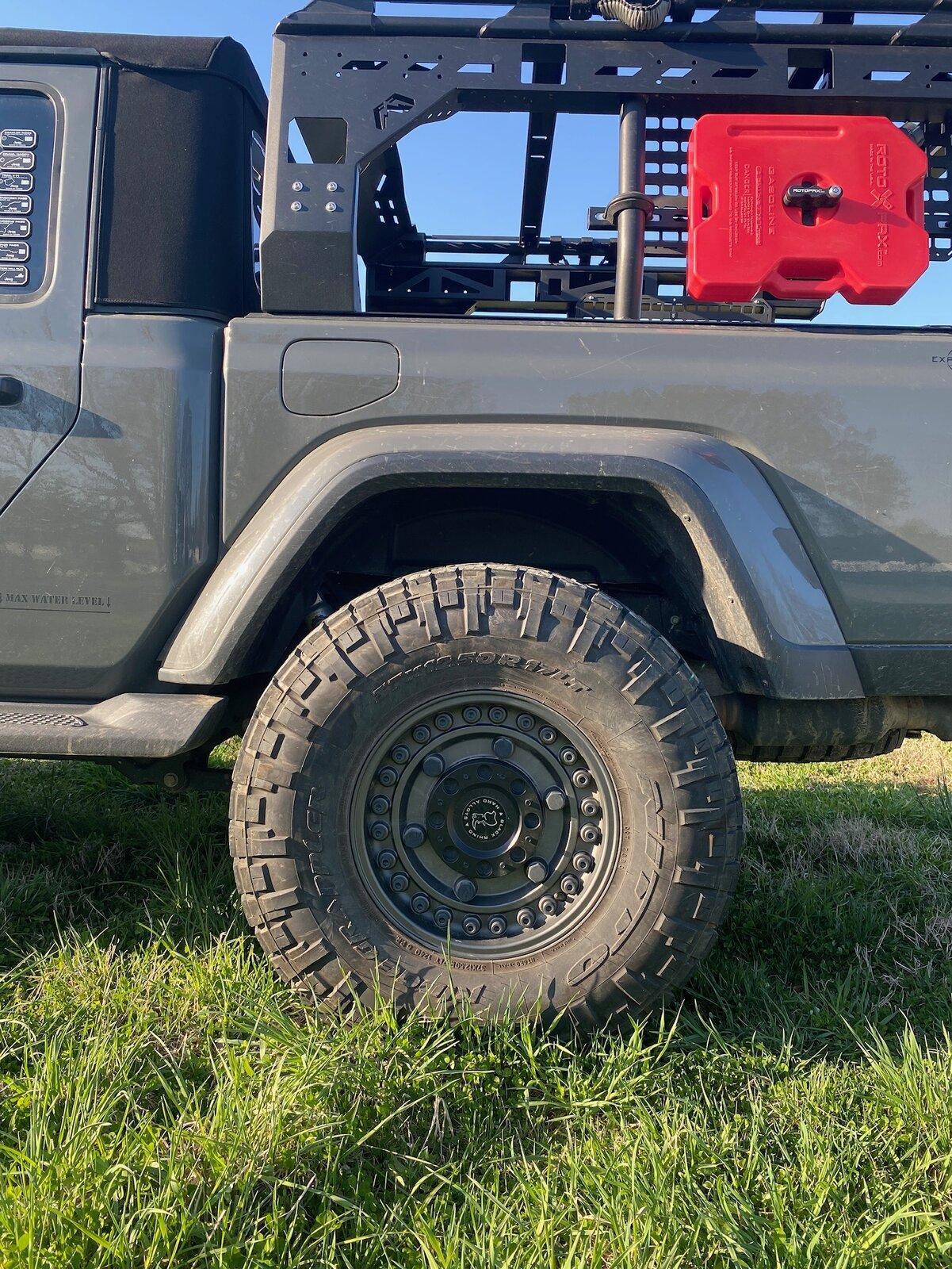 Jeep Gladiator What did you do TO your Gladiator today? [ADMIN WARNING: NO POLITICS, NO GUN TALK] rear side.JPG