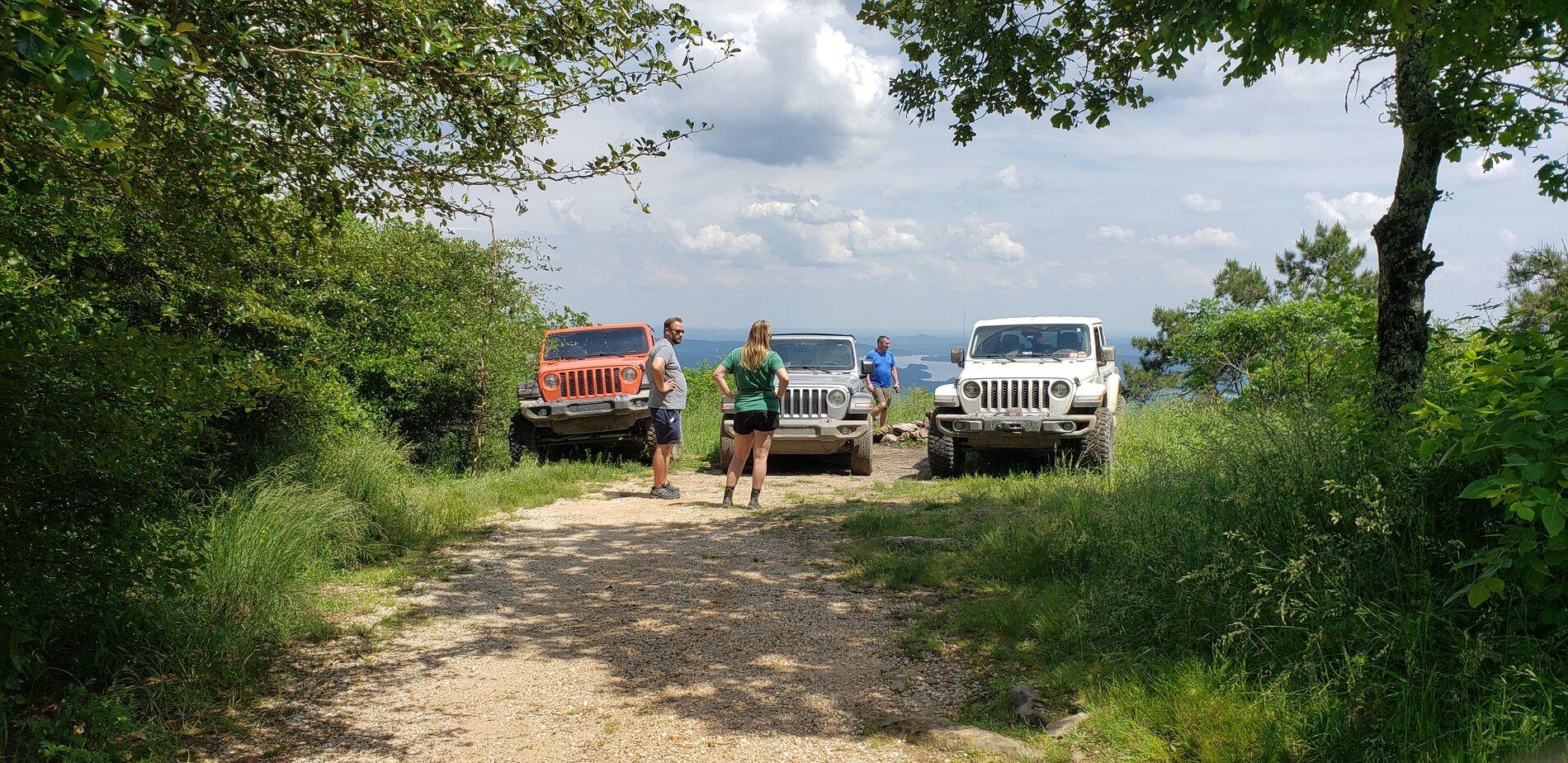 Jeep Gladiator Jeeps Parking Next To Jeeps 20210523_144759